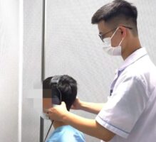 Tin tức an toàn sức khỏe : Chàng trai bất ngờ bị điếc sau khi tắm đêm