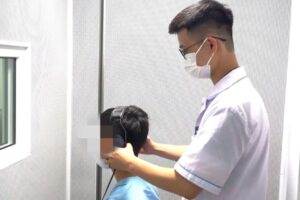 Read more about the article Tin tức an toàn sức khỏe : Chàng trai bất ngờ bị điếc sau khi tắm đêm